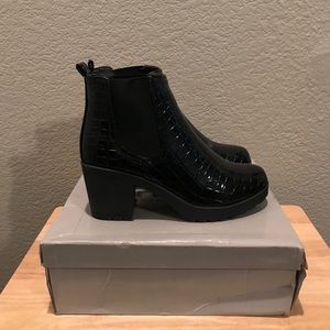 Women’s croc patent chunky Chelsea boots